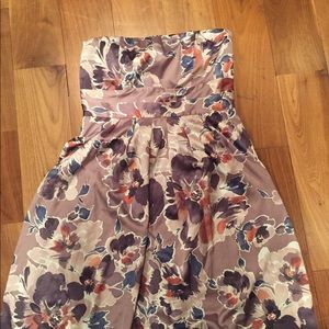 Strapless limited dress size 6 Strapless limited dress size 6