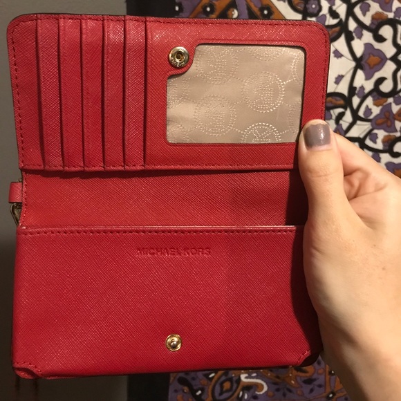♥️ Michael Kors Red Wristlet Wallet ♥️ - Picture 5 of 6