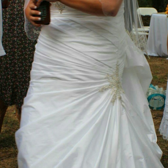 Wedding Dress - Picture 3 of 4