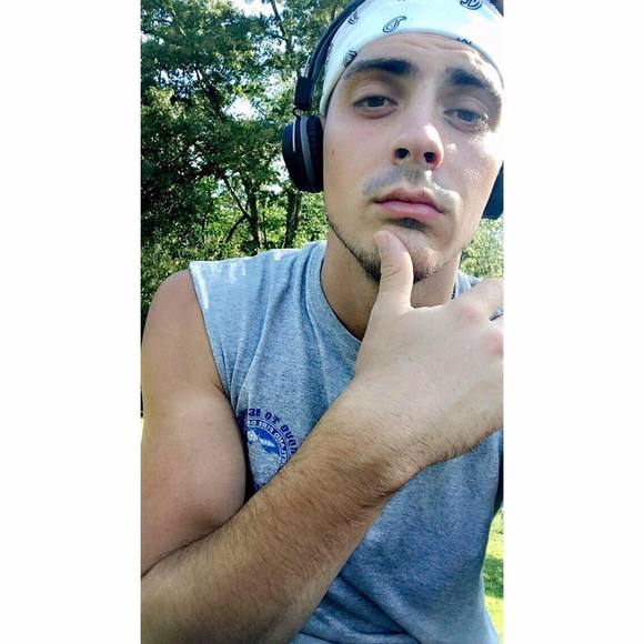 Meet your Posher, Robert - Picture 1 of 1