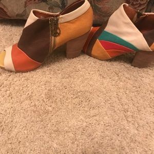 Worn couple times multicolored lucky brand shoes