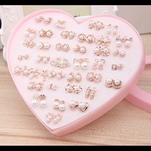 36 pairs of white pearl stud earrings