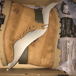 6 inch Timberland’s Basic Contrast Collar Boot