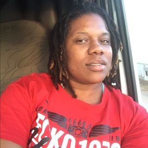 Meet your Posher, Dee