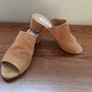 Beautiful chestnut color sandals