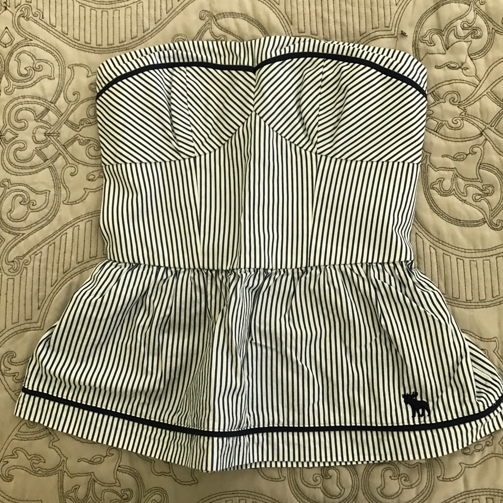 Abercrombie and Fitch top NWOT