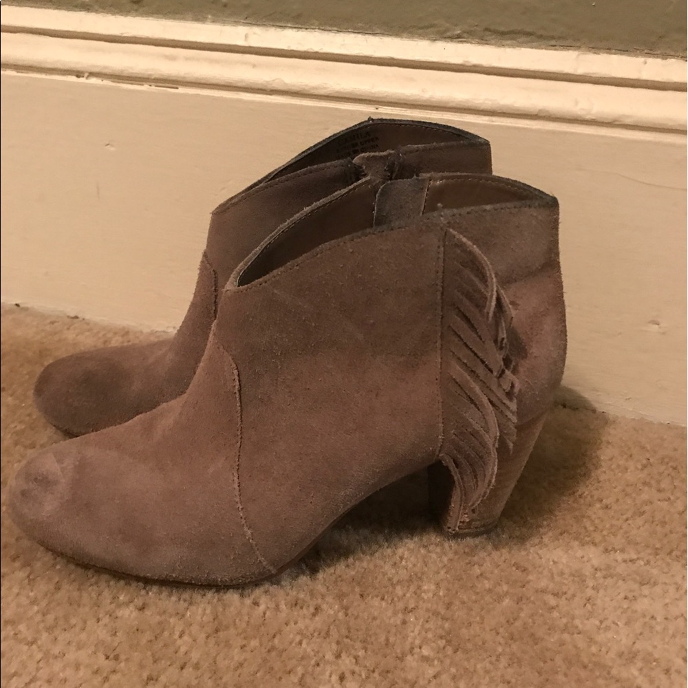 Tahari boots