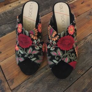 Gorgeous floral embroidered mules