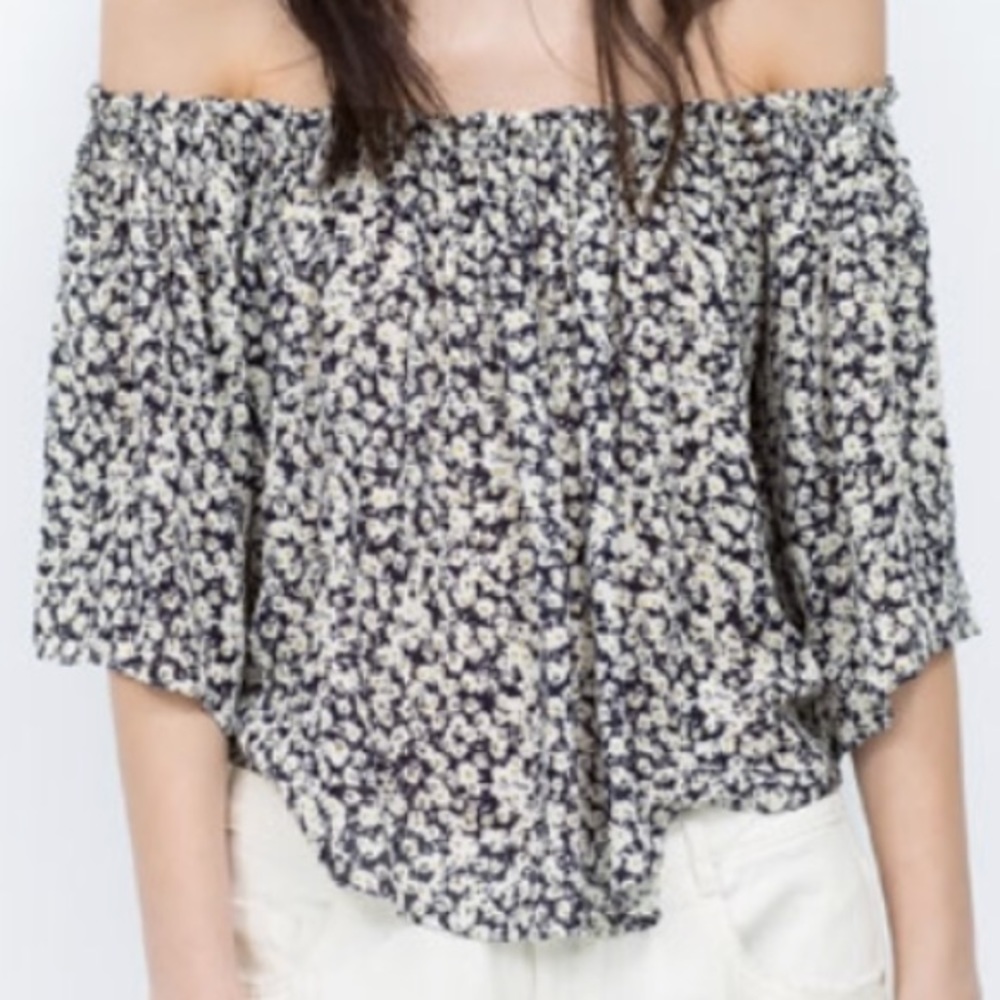 Zara NWT off the shoulder floral top XS