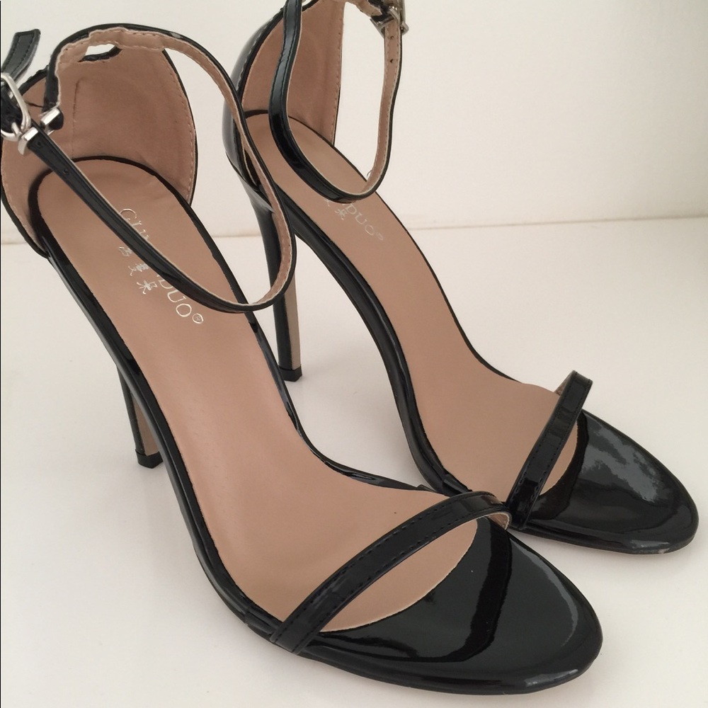 Black sandal