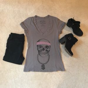 Urban Outfitters Skull Tee 💀💰 Urban Outfitters Skull Tee 💀💰