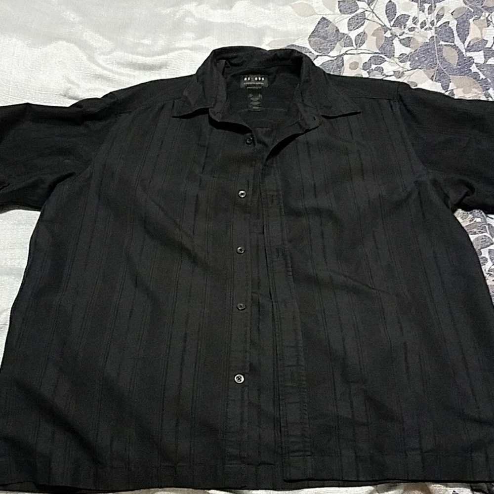 Short sleeve button down