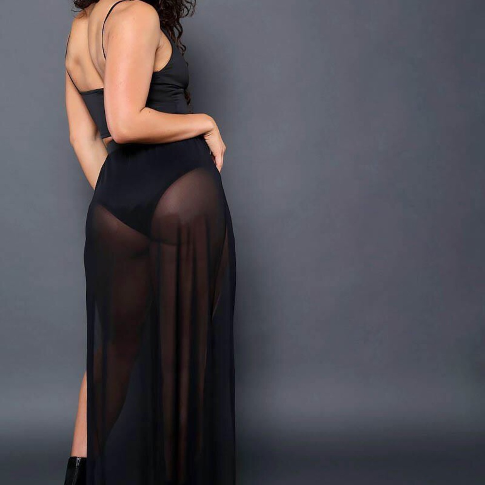Crop top and maxi skirt set. New - Picture 2 of 3