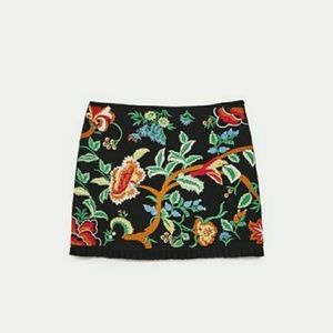 Zara embroidered floral mini skirt