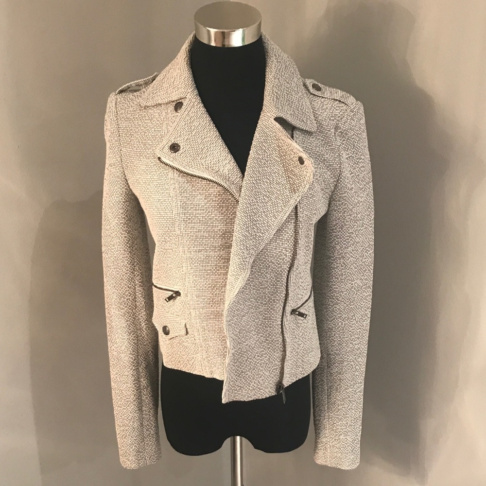 NEW! Black and white blazer