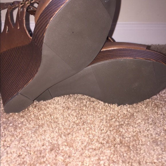 Doll house wedges - Picture 3 of 5