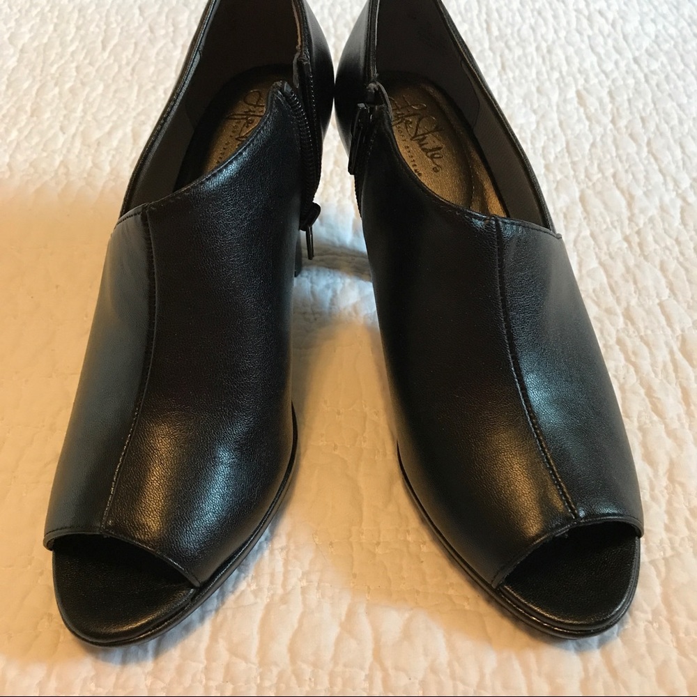 NWT/NIB LifeStride Peep Toe Booties