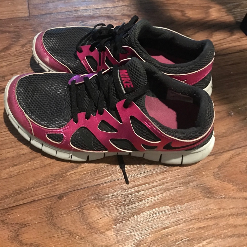 Pink metallic Nike free run 2 W size10