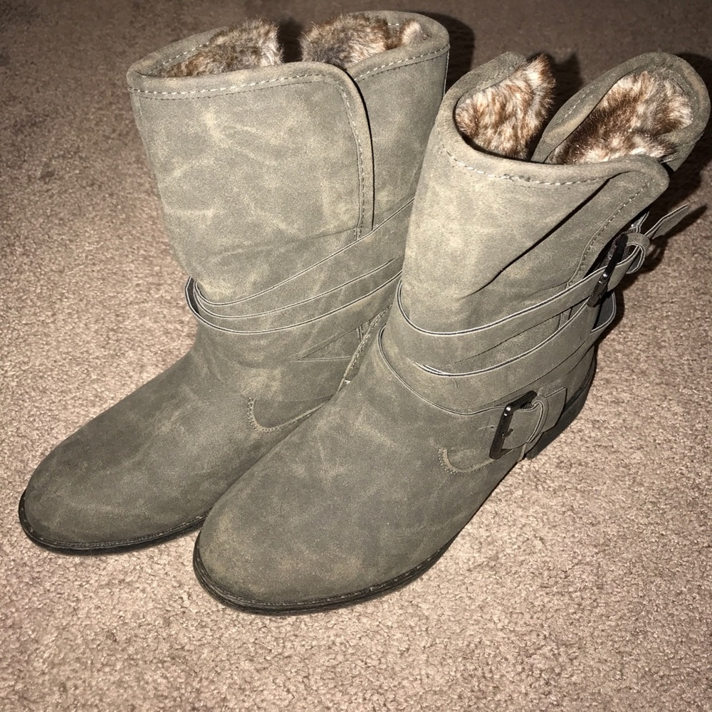 Gray Just Fab Boots Faux Fur Lined.