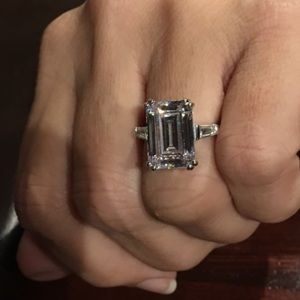 💎💎STUNNING 8.48 ctw Emerald Cut Lab Diamond Ring 💎💎STUNNING 8.48 ctw Emerald Cut Lab Diamond Ring