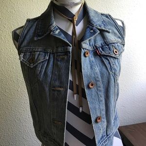 Levis vest