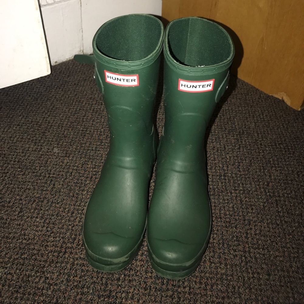 Short hunter green boots size 7