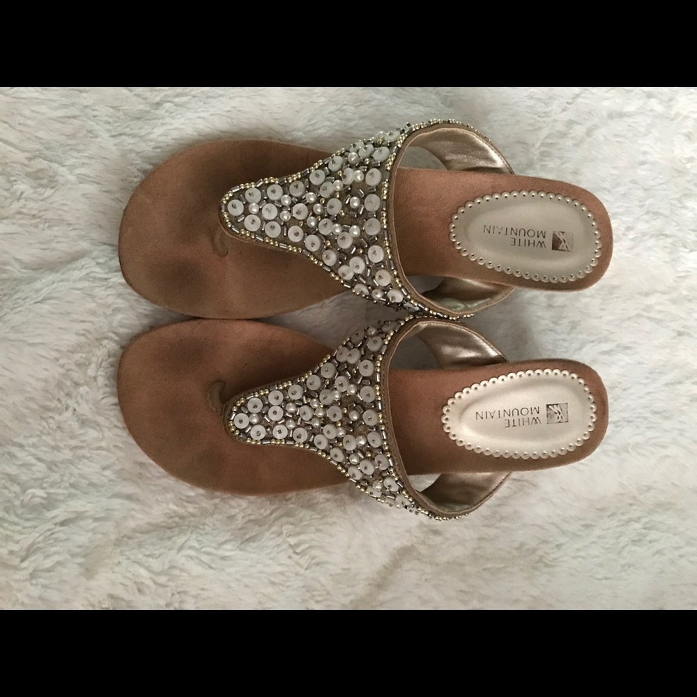 White Mountain Wedge sandals