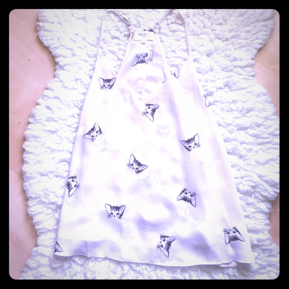 Meow, open back, cat print tank 😺
