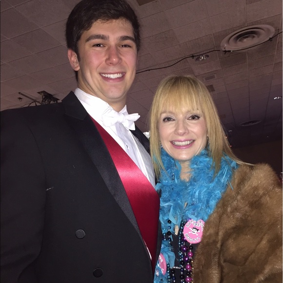 Meet your Posher, Maureen - Picture 1 of 1