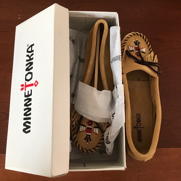 NEVER WORN! Minnetonka Moccasins - Picture 2 of 5