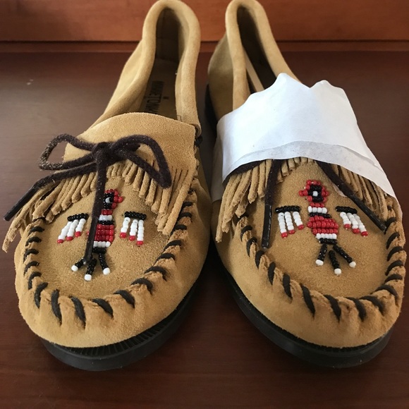 NEVER WORN! Minnetonka Moccasins - Picture 4 of 5