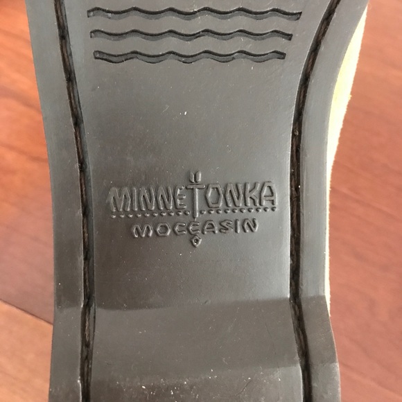 NEVER WORN! Minnetonka Moccasins - Picture 5 of 5