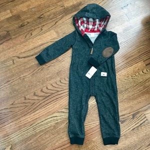 Carters fall/winter gray hooded onesie with pocket