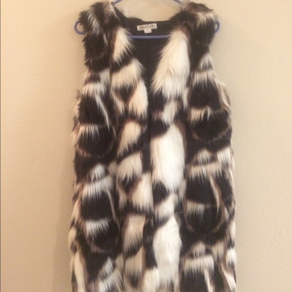 ⭐️SOLD⭐️Fur vest