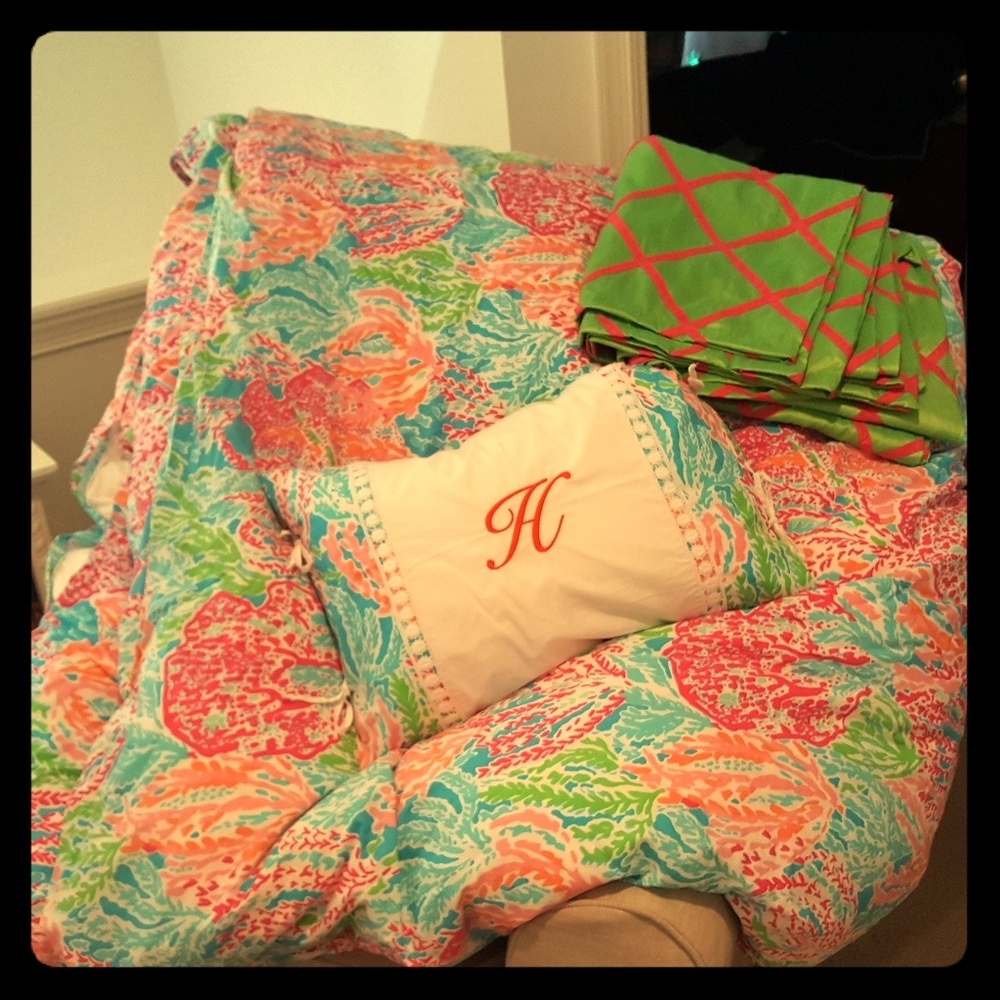 Lilly Pulitzer let's cha cha duvet, king