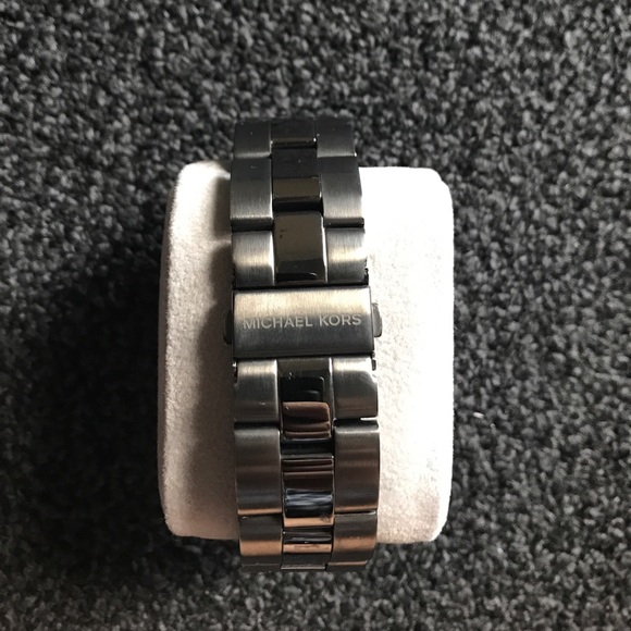 Michael Kors Men’s Stainless Steel Link Watch - Picture 3 of 3