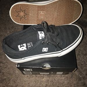DC boys shoes