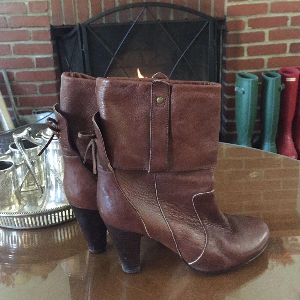 Dolce Vita Bow Tie Booties