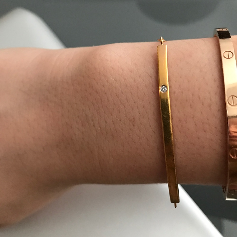 Jennifer Zeuner bar bracelet with diamond
