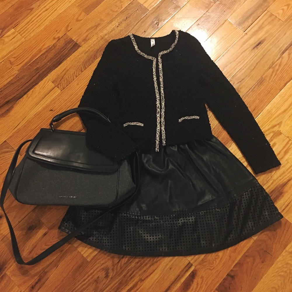 Black Shrug/cardigan