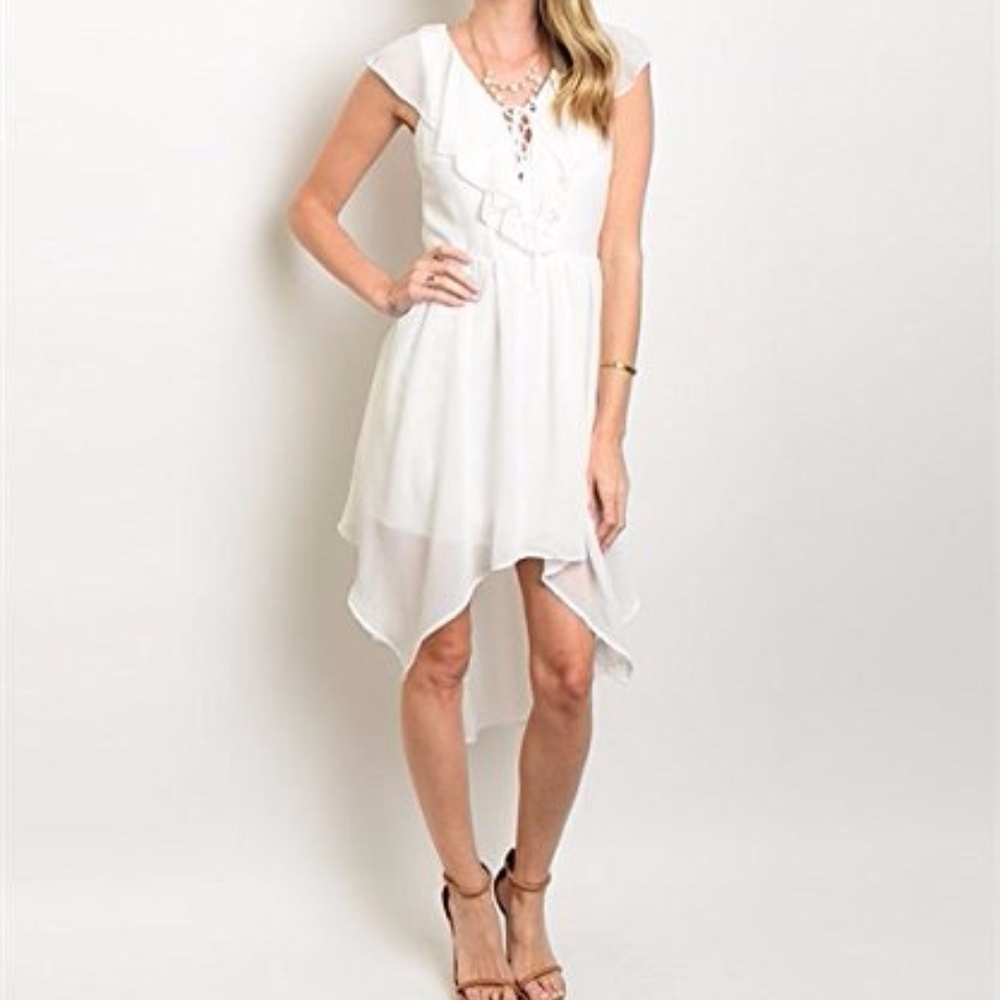 DULCE CAROLA Ruffled Sleeveless Dress