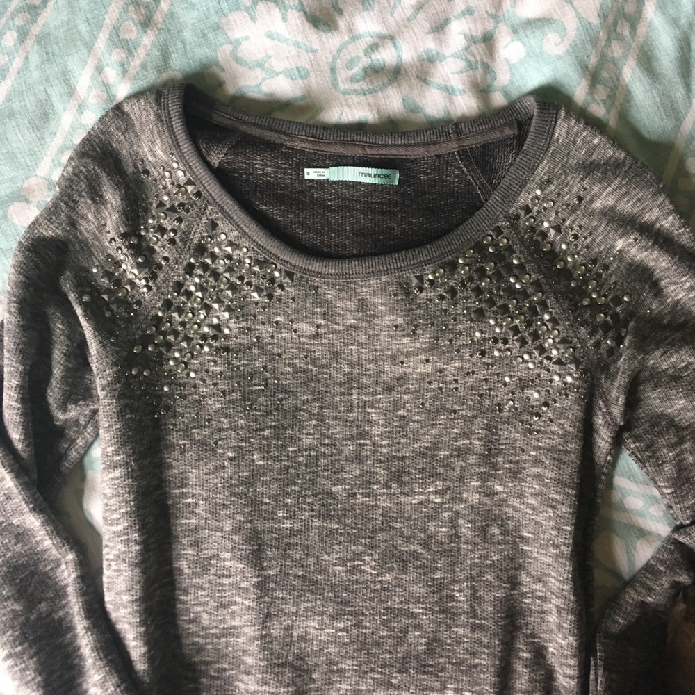 light sweater with detailing excellent condition