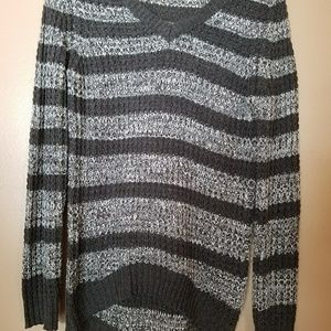 Rue 21 V Neck Gray Striped Sweater Size Small