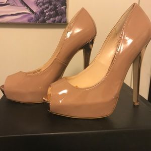 🔥New in boxJust Fab Nude peep Toe Stiletto Heels!