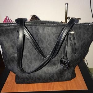 Michael Kors Jet Set Top-Zip Saffiano Leather bag