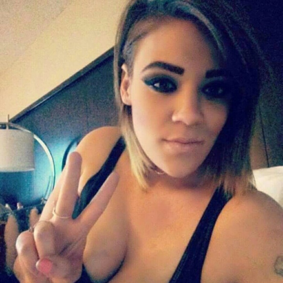 Meet your Posher, Jessica - Picture 2 of 2