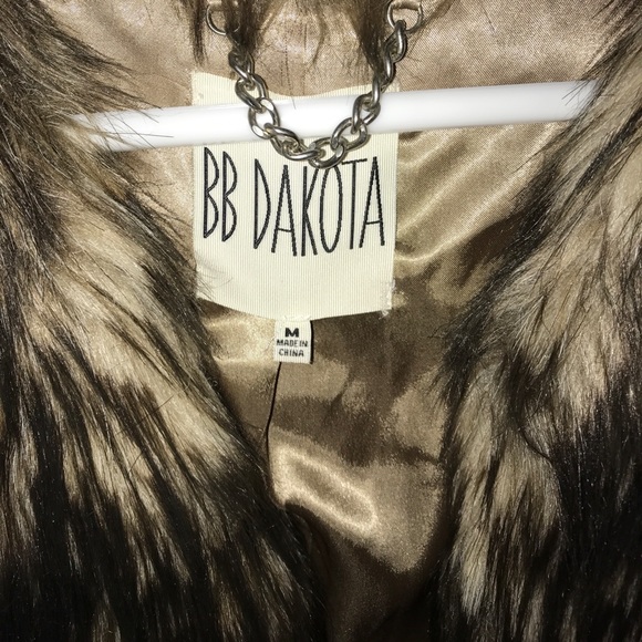 BB Dakota faux fur vest size M - Picture 3 of 3
