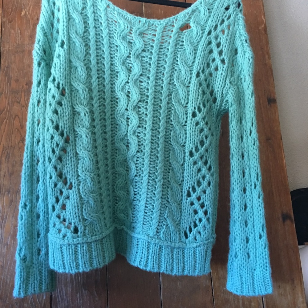 Super Cozy Wool Winter Sweater. TEAL. SIZE MED.