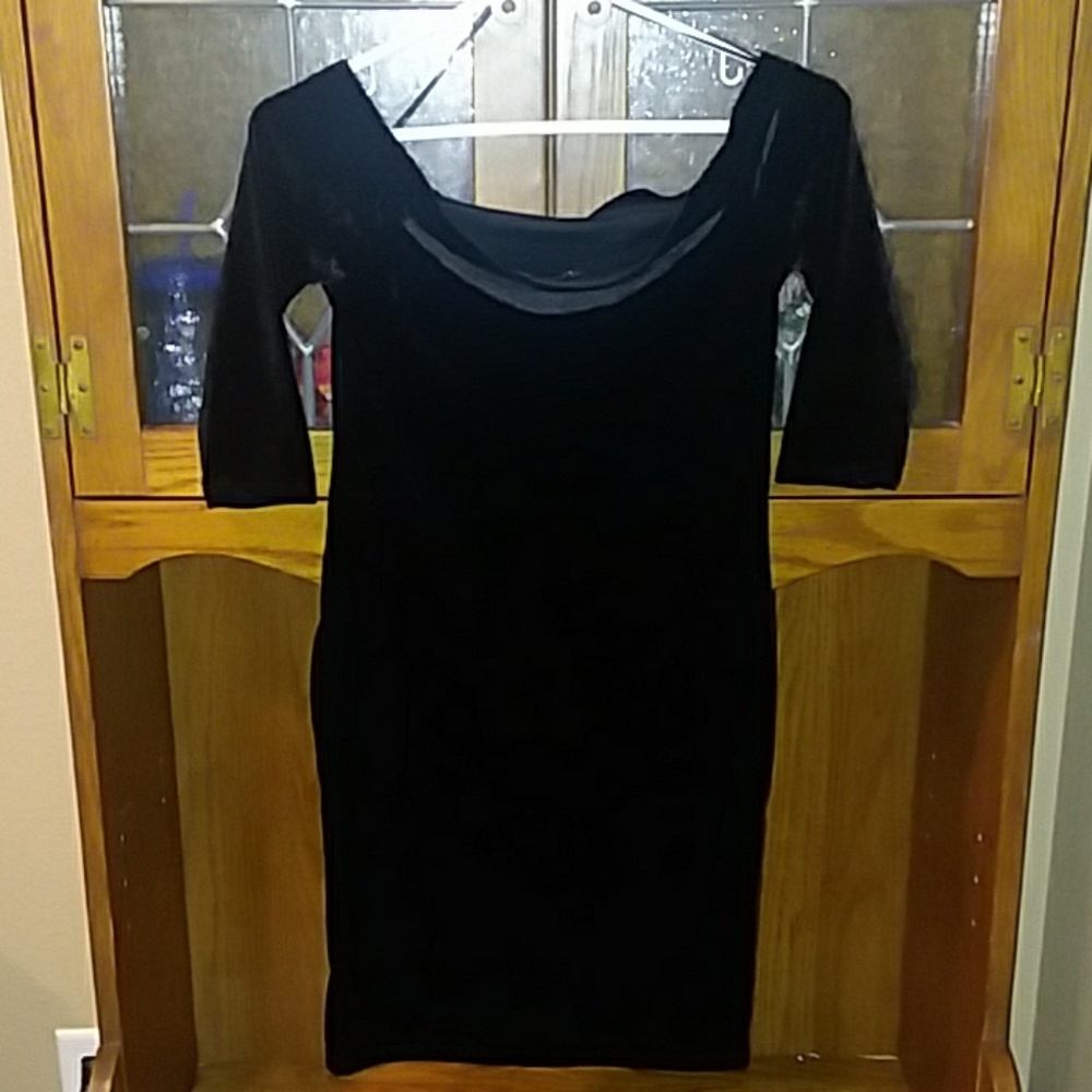 🔥Velvet🔥Black Off the Shoulder Dress ❄ - Picture 8 of 8