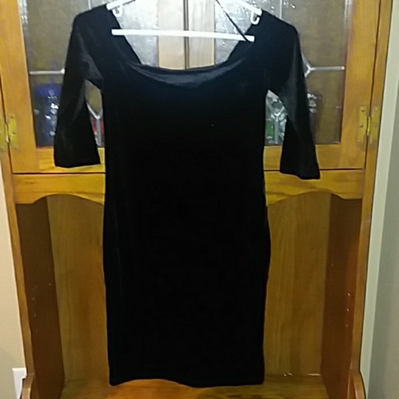 🔥Velvet🔥Black Off the Shoulder Dress ❄ - Picture 7 of 8